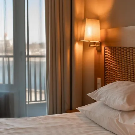 Georg Ots 4* 쿠레사아레