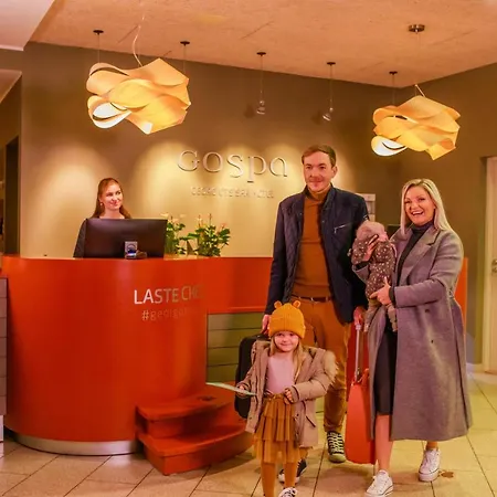 호텔 Georg Ots 쿠레사아레