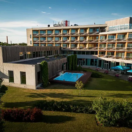 Hotel Georg Ots 4*