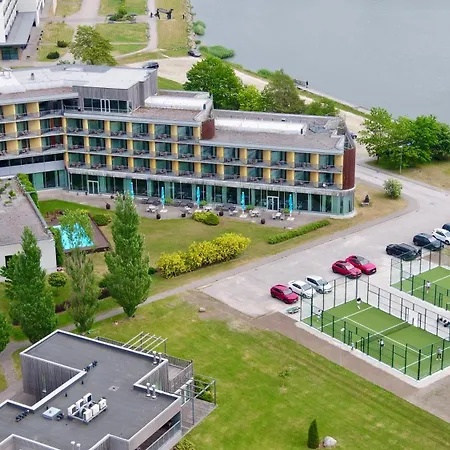 Georg Ots 4* 쿠레사아레